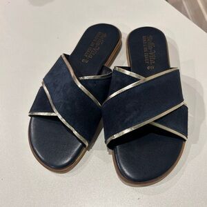 Bella Vita Navy and Gold Slide Sandals